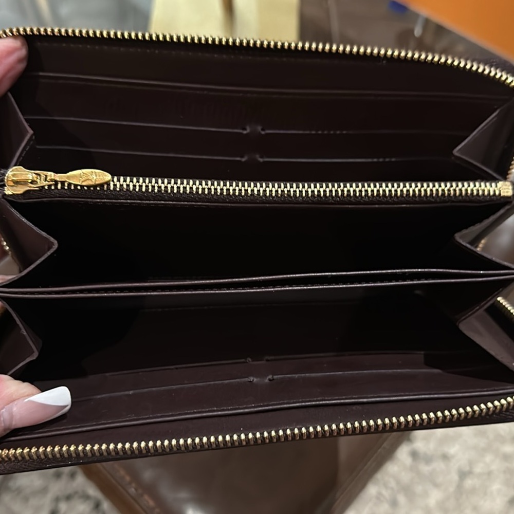 Authentic Louis Vuitton Vernis Continental Long Zip Wallet in Aubergine Purple - Picture 10 of 16